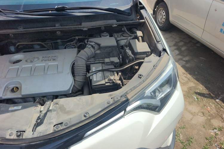 Used Toyota RAV4 2019 2.0L CVT Two-Wheel Drive Fashion X Limited Edition China VI Standard Engine Bay Left