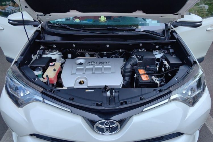 Used Toyota RAV4 2019 2.0L CVT Two-Wheel Drive Pioneer Edition China V Standard Engine Bay