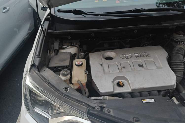 Used Toyota RAV4 2019 2.0L CVT Two-Wheel Drive Pioneer Edition China V Standard Engine Bay Right