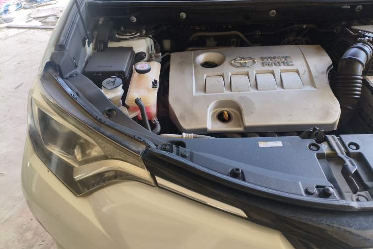 Used Toyota RAV4 2019 2.0L CVT Two-Wheel Drive Pioneer Edition China V Standard Engine Bay Right