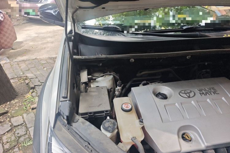 Used Toyota RAV4 2019 2.0L CVT Two-Wheel Drive Fashion X Limited Edition China VI Standard Engine Bay Right