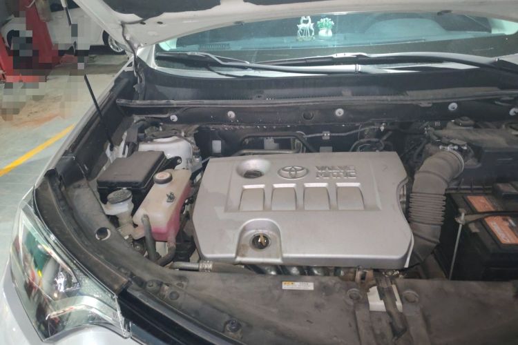 Used Toyota RAV4 2019 2.0L CVT Two-Wheel Drive Pioneer Edition China VI Standard Engine Bay Right