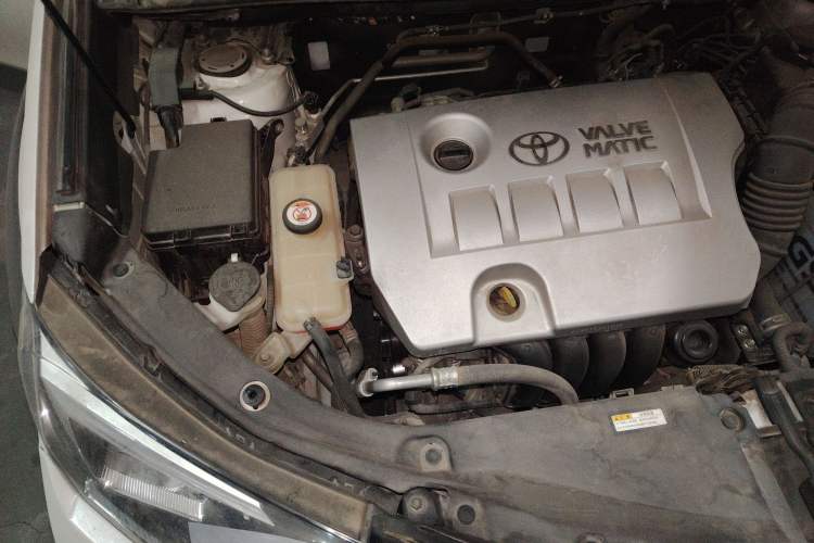 Used Toyota RAV4 2019 2.0L CVT Two-Wheel Drive Fashion X Limited Edition China V Standard Engine Bay Right