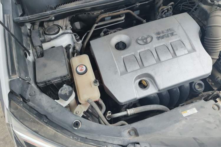 Used Toyota RAV4 2019 2.0L CVT Two-Wheel Drive Fashion X Limited Edition China V Standard Engine Bay Right