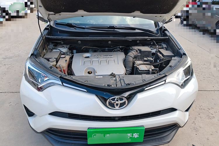 Used Toyota RAV4 2019 2.0L CVT Two-Wheel Drive Comfort Edition China VI Standard Engine Bay