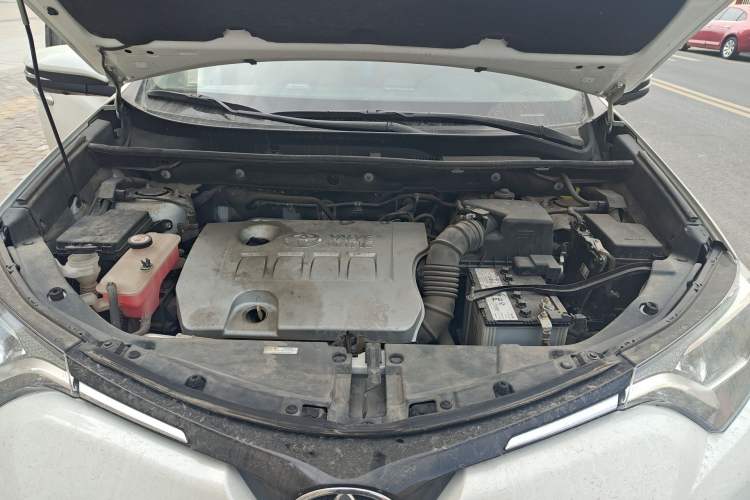 Used Toyota RAV4 2019 2.0L CVT Two-Wheel Drive Fashion X Limited Edition China V Standard Engine Bay
