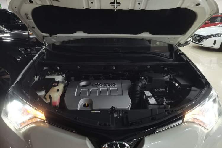 Used Toyota RAV4 2019 2.0L CVT Two-Wheel Drive Pioneer Edition China V Standard Engine Bay
