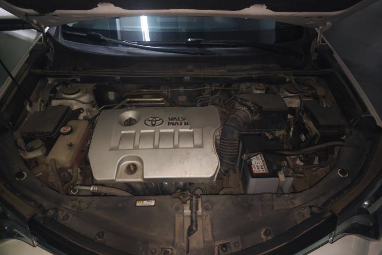 Used Toyota RAV4 2019 2.0L CVT Two-Wheel Drive Pioneer Edition China VI Standard Engine Bay