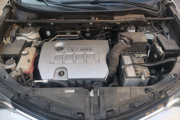 Used Toyota RAV4 2019 2.0L CVT Two-Wheel Drive Comfort Edition China VI Standard Engine Bay