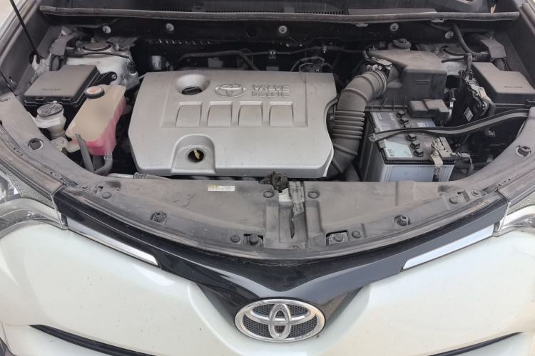 Used Toyota RAV4 2019 2.0L CVT Two-Wheel Drive Pioneer Edition China VI Standard Engine Bay
