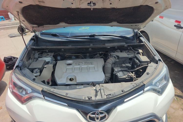 Used Toyota RAV4 2019 2.0L CVT Two-Wheel Drive Fashion X Limited Edition China VI Standard Engine Bay