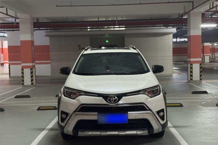 Used Toyota RAV4 2019 2.0L CVT Two-Wheel Drive Fashion X Limited Edition China V Standard Exterior 1