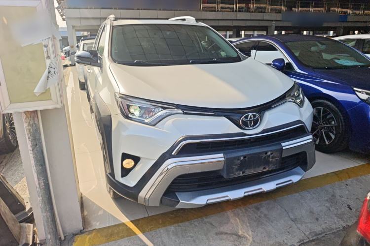 Used Toyota RAV4 2019 2.0L CVT Two-Wheel Drive Fashion X Limited Edition China VI Standard Exterior 1