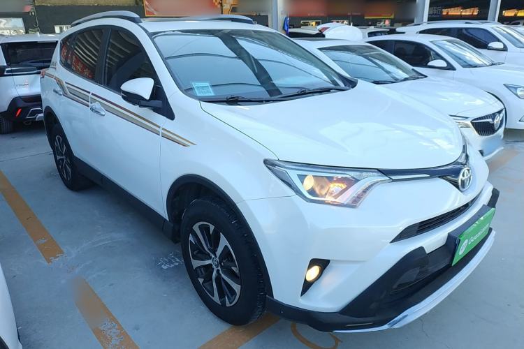 Used Toyota RAV4 2019 2.0L CVT Two-Wheel Drive Comfort Edition China VI Standard Exterior 1