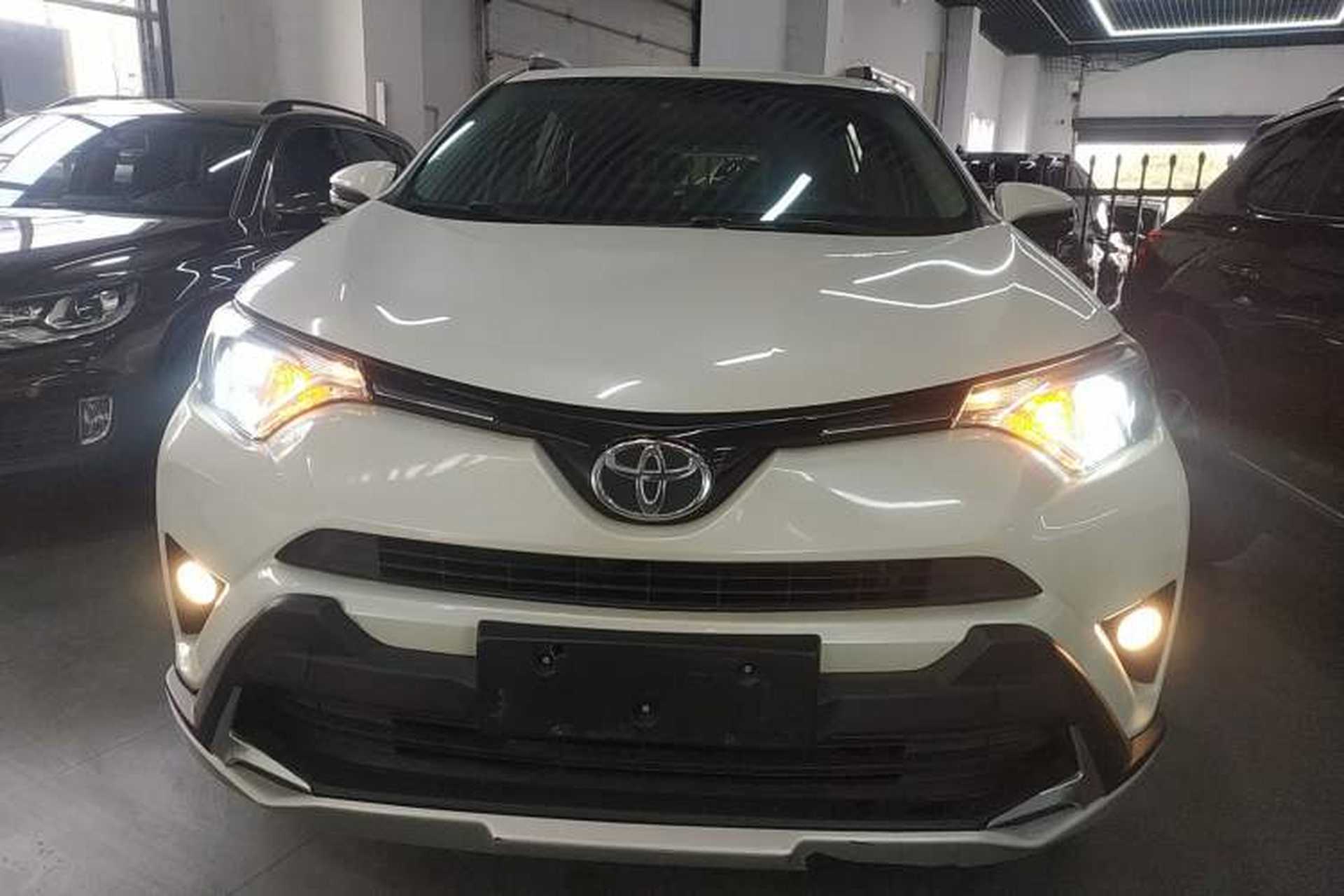 Used Toyota RAV4 2019 2.0L CVT Two-Wheel Drive Pioneer Edition China VI Standard Exterior 1