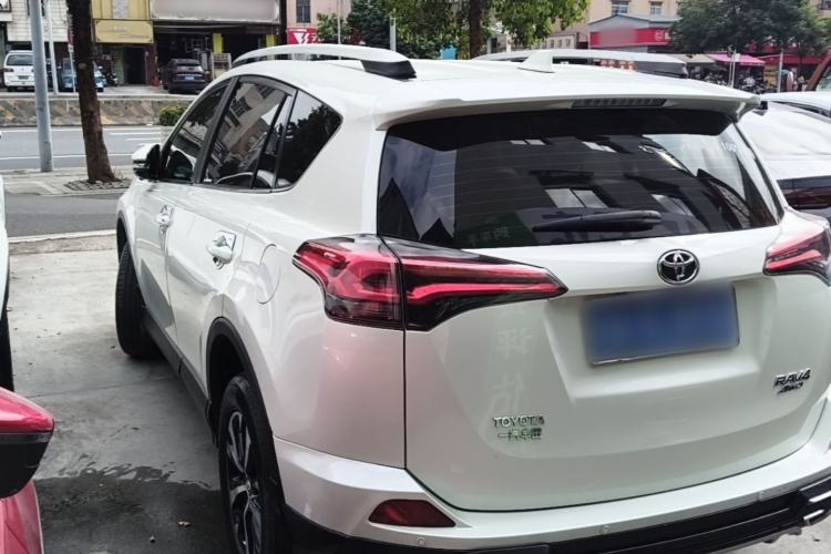 Used Toyota RAV4 2019 2.0L CVT Two-Wheel Drive Pioneer Edition China VI Standard Exterior 2