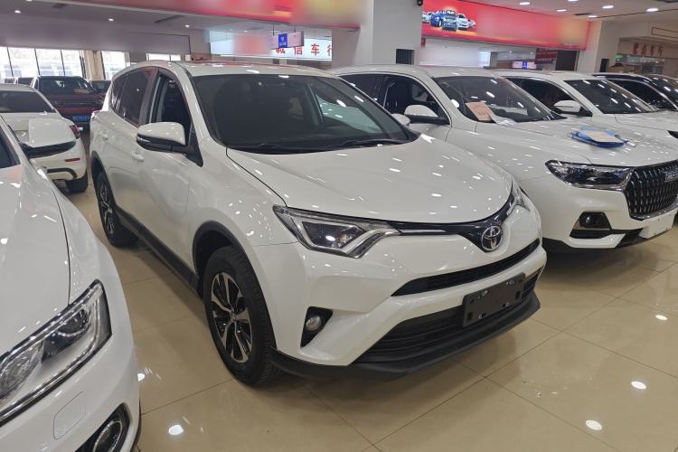 Used Toyota RAV4 2019 2.0L CVT Two-Wheel Drive Pioneer Edition China VI Standard Exterior 2