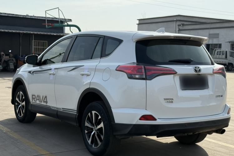 Used Toyota RAV4 2019 2.0L CVT Two-Wheel Drive Pioneer Edition China V Standard Exterior 2
