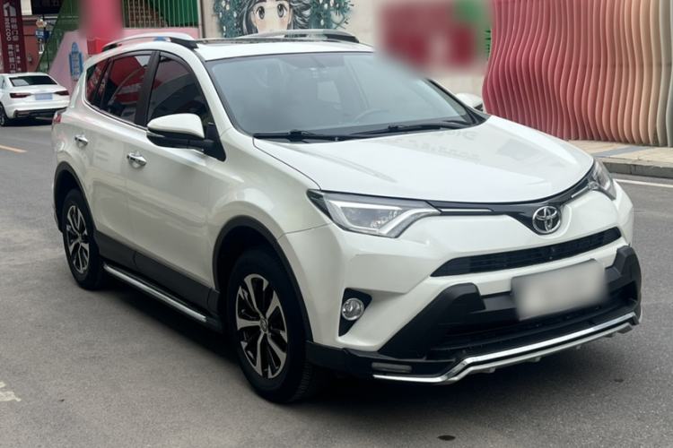 Used Toyota RAV4 2019 2.0L CVT Two-Wheel Drive ZhiShang Version China VI Standard Exterior 2