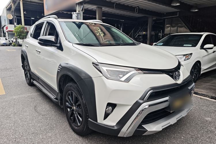 Used Toyota RAV4 2019 2.0L CVT Two-Wheel Drive Fashion X Limited Edition China VI Standard Exterior 2