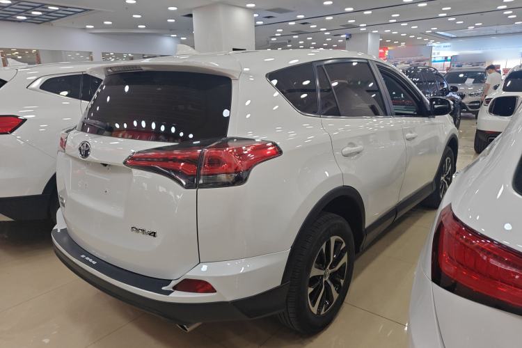 Used Toyota RAV4 2019 2.0L CVT Two-Wheel Drive Pioneer Edition China VI Standard Exterior 3