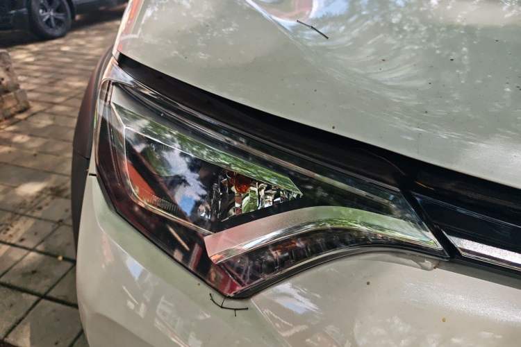 Used Toyota RAV4 2019 2.0L CVT Two-Wheel Drive Fashion X Limited Edition China VI Standard Exterior 3
