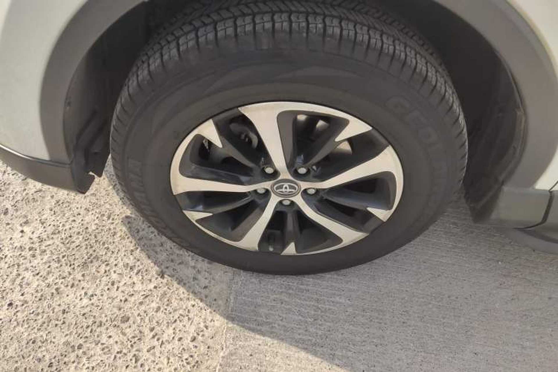 Used Toyota RAV4 2019 2.0L CVT Two-Wheel Drive ZhiShang Version China VI Standard Exterior 3