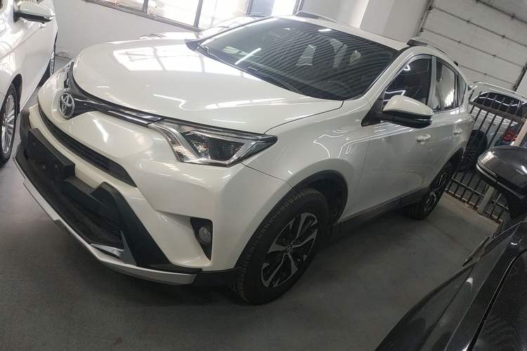 Used Toyota RAV4 2019 2.0L CVT Two-Wheel Drive Pioneer Edition China VI Standard Exterior 3