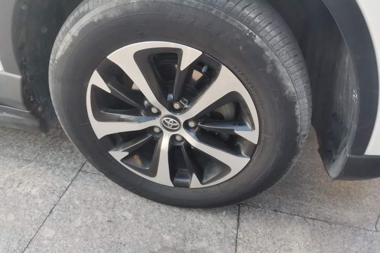 Used Toyota RAV4 2019 2.0L CVT Two-Wheel Drive Pioneer Edition China VI Standard Exterior 4