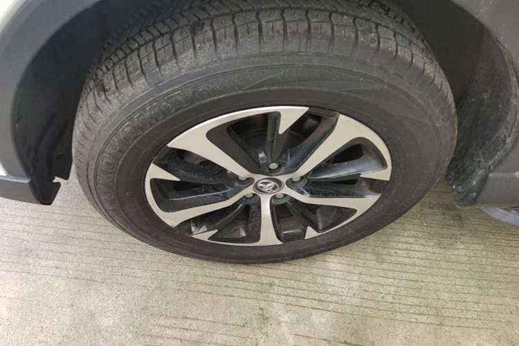 Used Toyota RAV4 2019 2.0L CVT Two-Wheel Drive ZhiShang Version China VI Standard Exterior 4