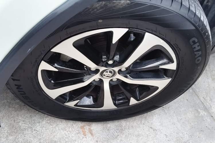 Used Toyota RAV4 2019 2.0L CVT Two-Wheel Drive Pioneer Edition China VI Standard Exterior 4