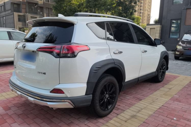 Used Toyota RAV4 2019 2.0L CVT Two-Wheel Drive Fashion X Limited Edition China VI Standard Exterior 4
