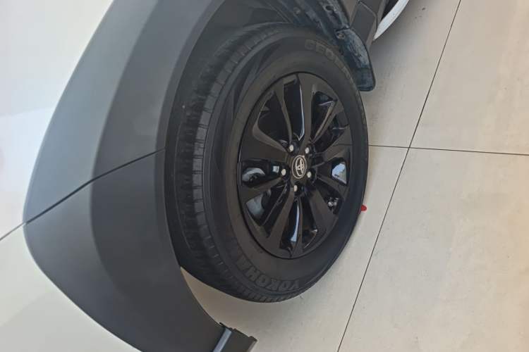 Used Toyota RAV4 2019 2.0L CVT Two-Wheel Drive Fashion X Limited Edition China VI Standard Exterior 4