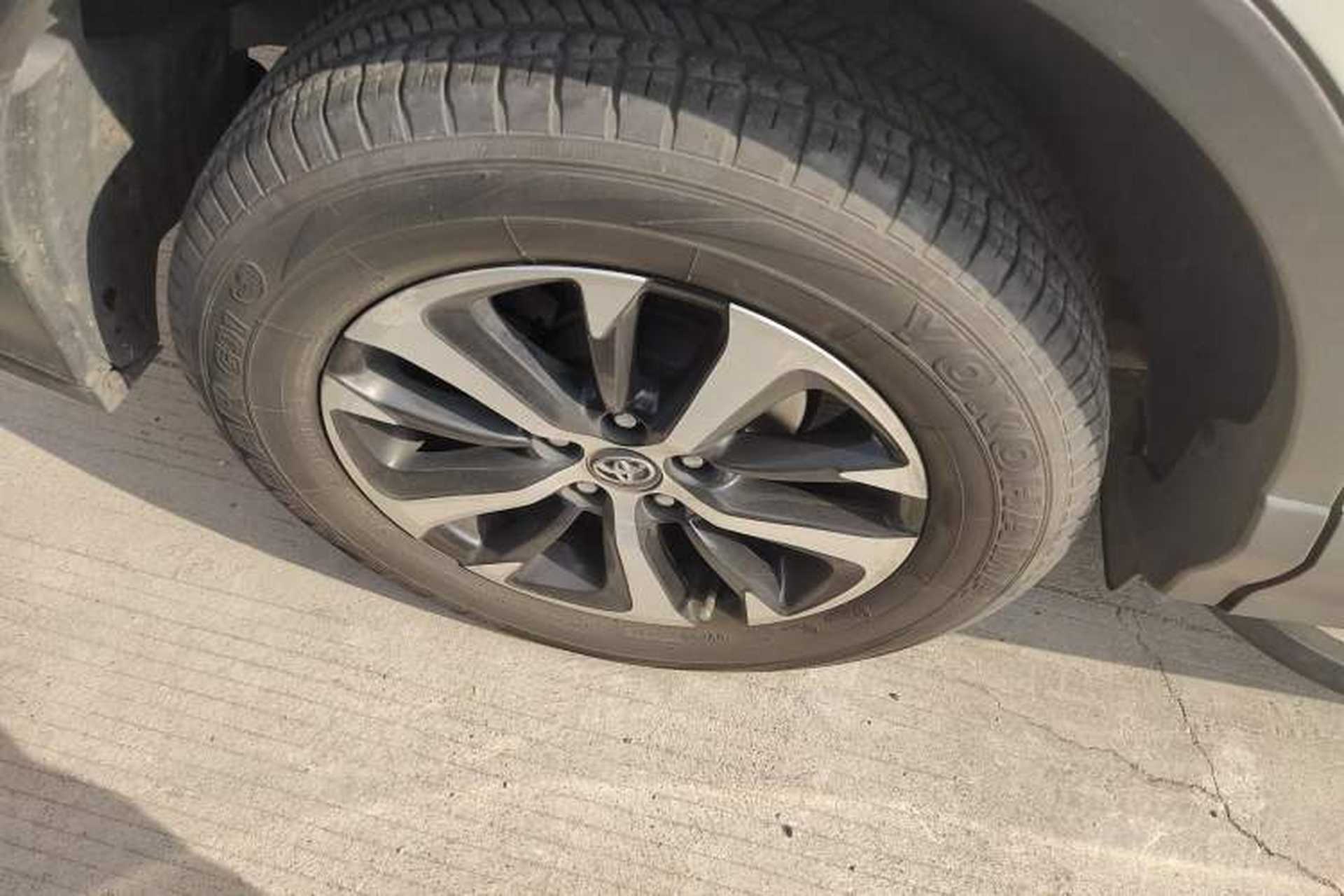 Used Toyota RAV4 2019 2.0L CVT Two-Wheel Drive ZhiShang Version China VI Standard Exterior 4