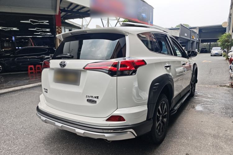 Used Toyota RAV4 2019 2.0L CVT Two-Wheel Drive Fashion X Limited Edition China VI Standard Exterior 4