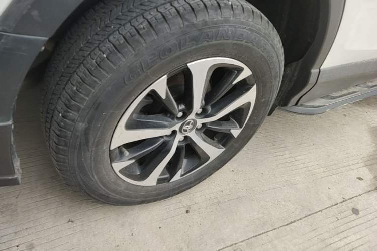 Used Toyota RAV4 2019 2.0L CVT Two-Wheel Drive ZhiShang Version China VI Standard Exterior 5