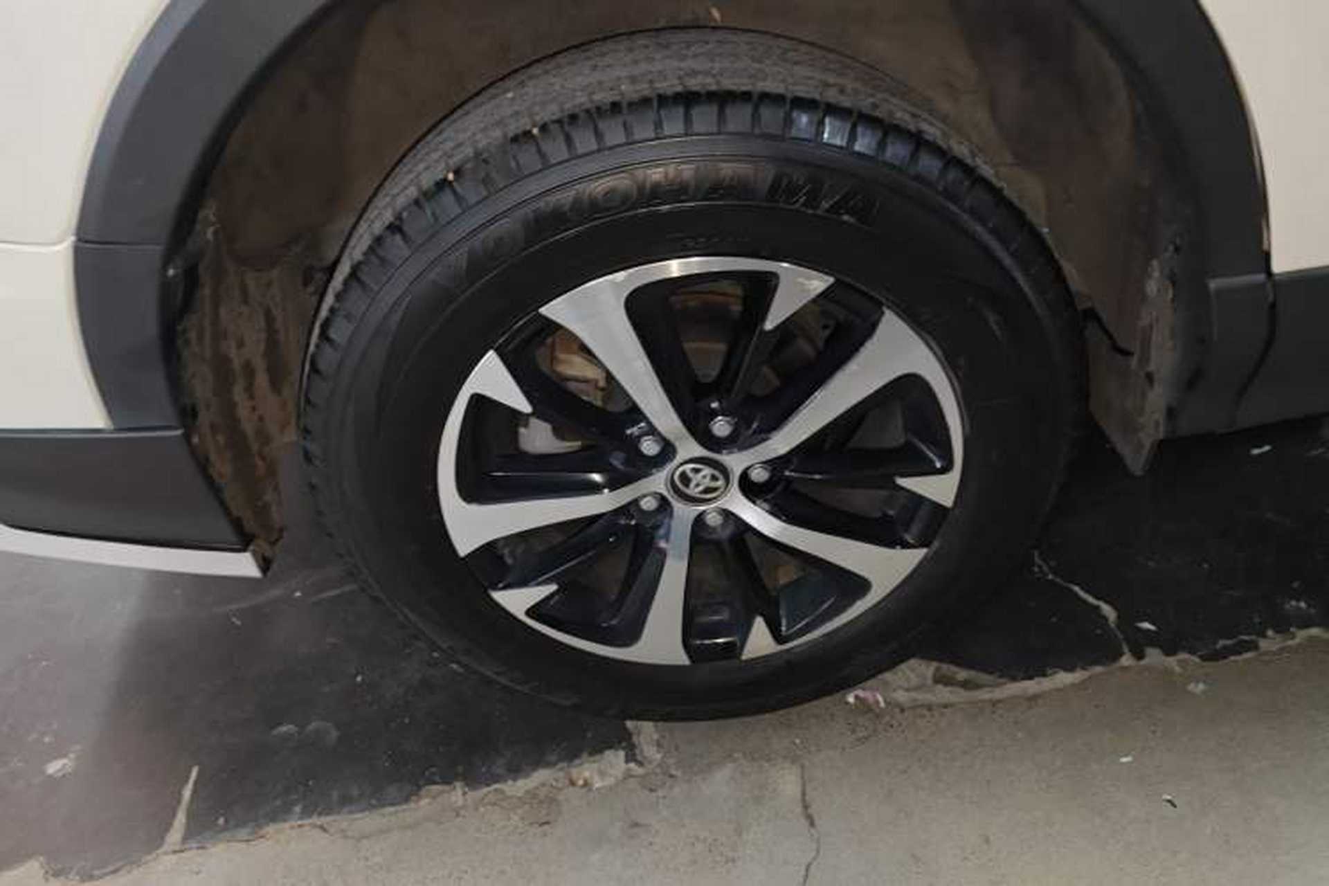 Used Toyota RAV4 2019 2.0L CVT Two-Wheel Drive Luxury Version China VI Standard Exterior 5