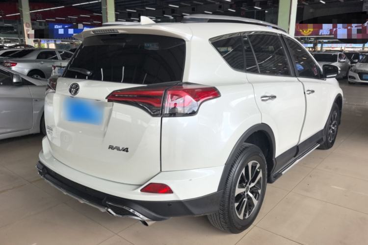 Used Toyota RAV4 2019 2.0L CVT Two-Wheel Drive ZhiShang Version China VI Standard Exterior 5