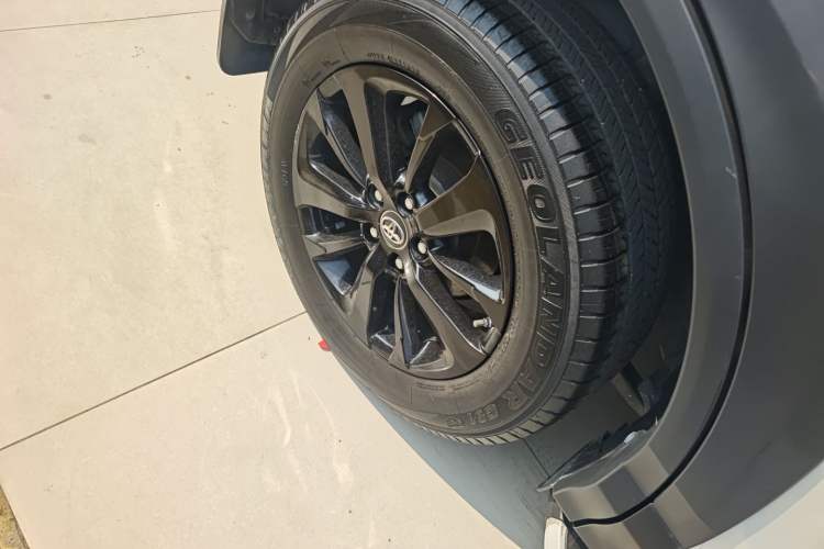 Used Toyota RAV4 2019 2.0L CVT Two-Wheel Drive Fashion X Limited Edition China VI Standard Exterior 5
