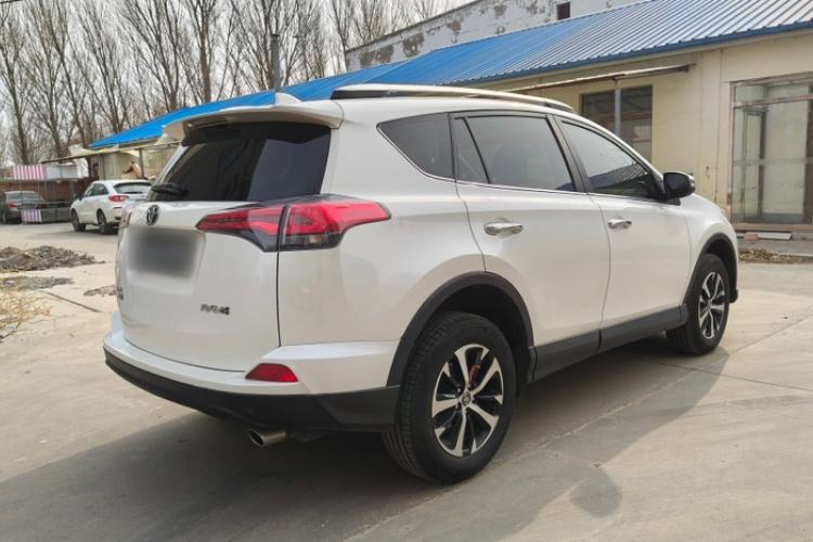 Used Toyota RAV4 2019 2.0L CVT Two-Wheel Drive Luxury Version China VI Standard Exterior 5