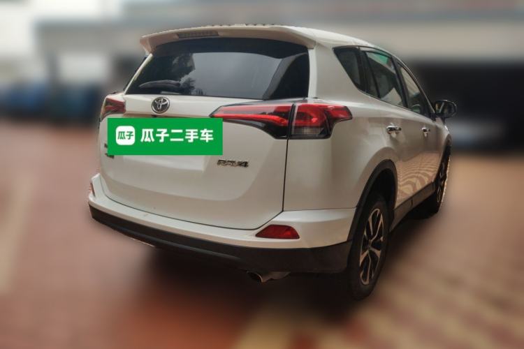 Used Toyota RAV4 2019 2.0L CVT Two-Wheel Drive Luxury Version China VI Standard Exterior 5