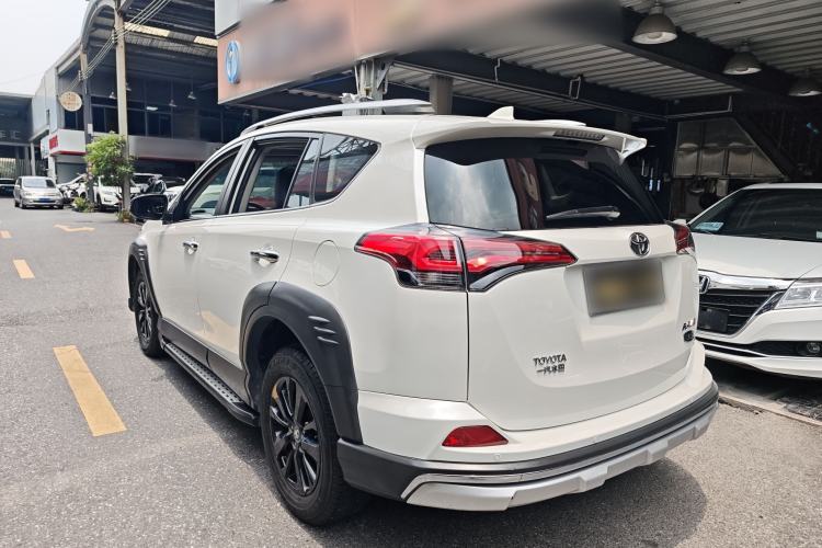 Used Toyota RAV4 2019 2.0L CVT Two-Wheel Drive Fashion X Limited Edition China VI Standard Exterior 6