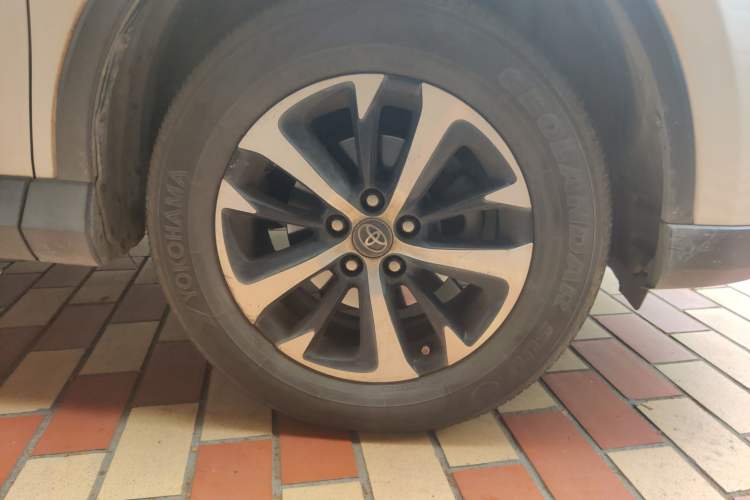 Used Toyota RAV4 2019 2.0L CVT Two-Wheel Drive Luxury Version China VI Standard Exterior 7
