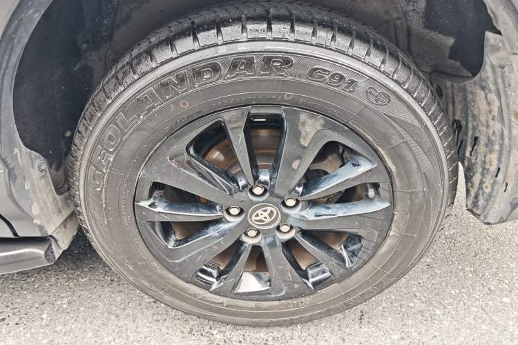 Used Toyota RAV4 2019 2.0L CVT Two-Wheel Drive Fashion X Limited Edition China VI Standard Exterior 8