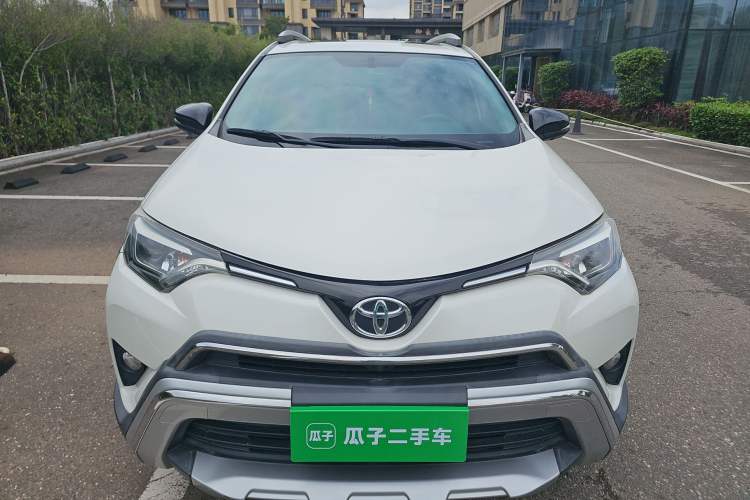 Used Toyota RAV4 2019 2.0L CVT Two-Wheel Drive Fashion X Limited Edition China V Standard Front