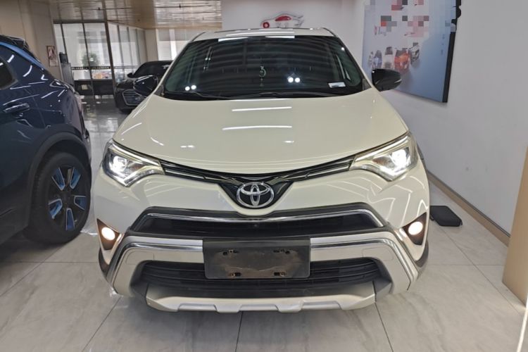 Used Toyota RAV4 2019 2.0L CVT Two-Wheel Drive Fashion X Limited Edition China VI Standard Front