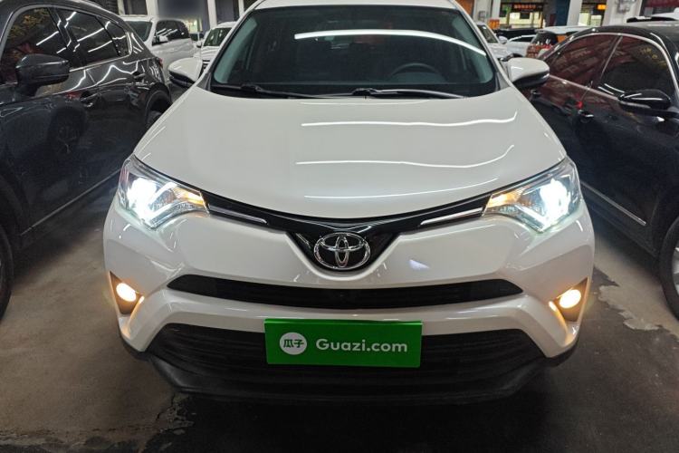 Used Toyota RAV4 2019 2.0L CVT Two-Wheel Drive Luxury Version China VI Standard Front