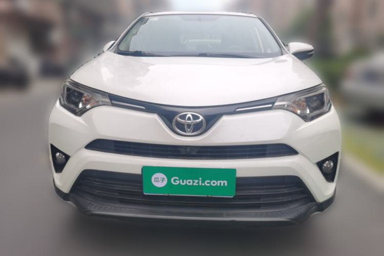 Used Toyota RAV4 2019 2.0L CVT Two-Wheel Drive Luxury Version China VI Standard Front