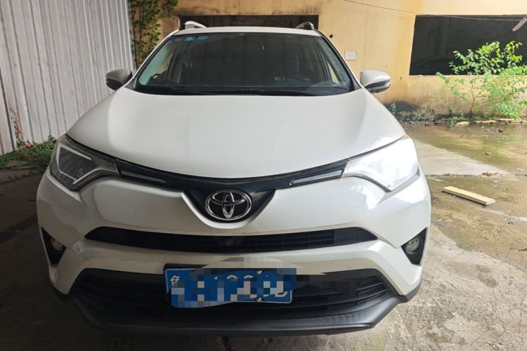 Used Toyota RAV4 2019 2.0L CVT Two-Wheel Drive Luxury Version China VI Standard Front