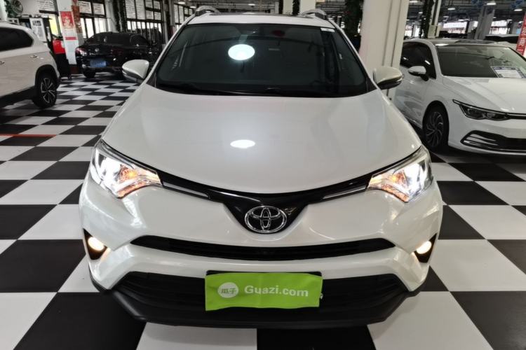 Used Toyota RAV4 2019 2.0L CVT Two-Wheel Drive Luxury Version China VI Standard Front
